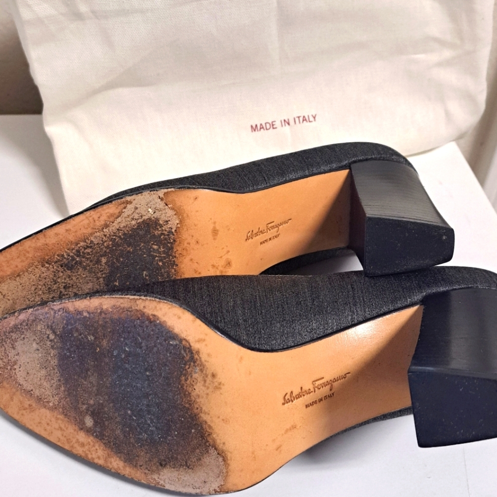 SALVATORE FERRAGAMO Grey Pumps Heels Size 7.5 - Picture 4 of 8